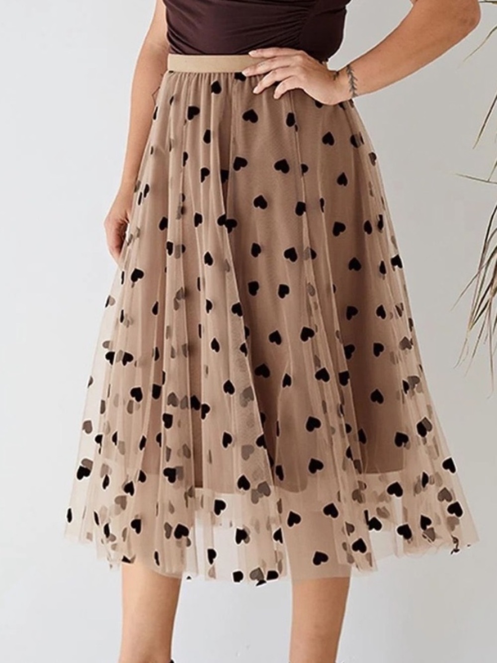 Chicwish Plus 3D Heart Double-Layered Mesh Tulle Maxi Skirt Caramel Black Velvet